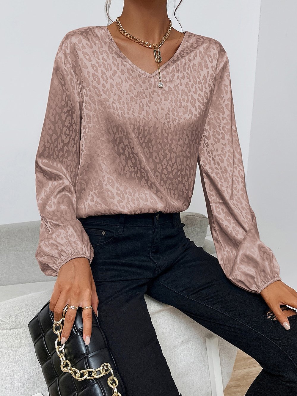 Mari | Effortless and Chic winter Blouse