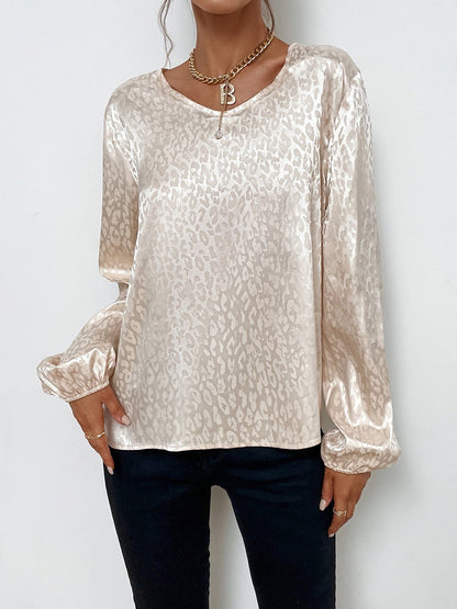 Mari | Effortless and Chic winter Blouse